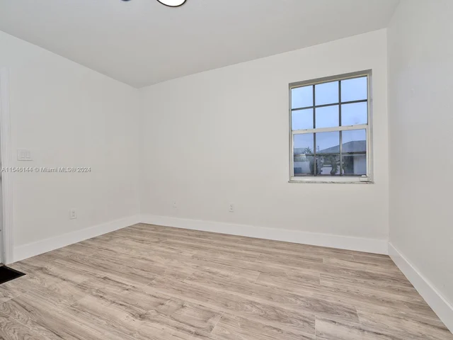 299 NE 35th st, Oakland Park FL 33334