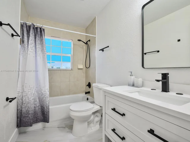 299 NE 35th st, Oakland Park FL 33334