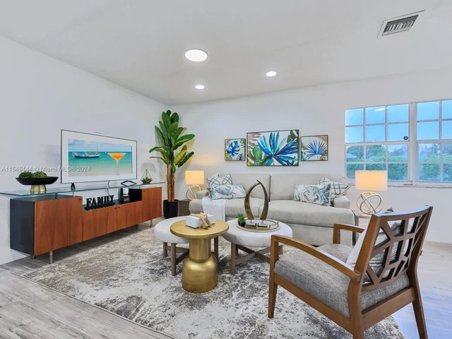 299 NE 35th st, Oakland Park FL 33334