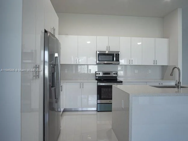 22595 SW 125 AVE, Miami FL 33170