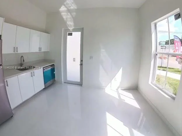 22595 SW 125 AVE, Miami FL 33170