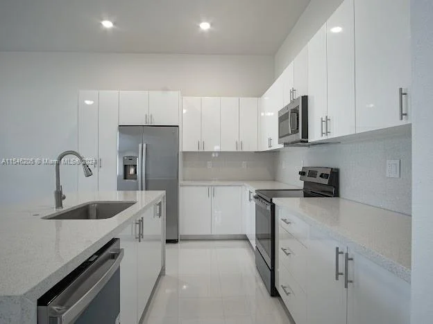 22595 SW 125 AVE, Miami FL 33170