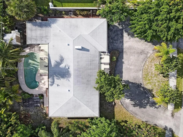 2441 Bayview Dr, Fort Lauderdale FL 33305