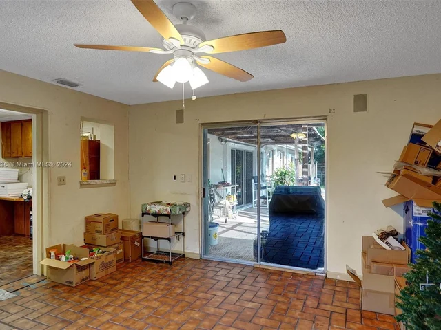 2441 Bayview Dr, Fort Lauderdale FL 33305