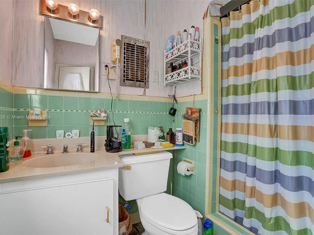 2441 Bayview Dr, Fort Lauderdale FL 33305