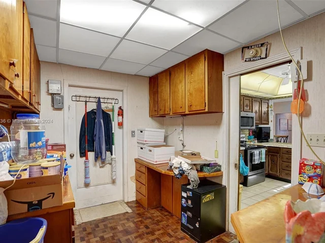 2441 Bayview Dr, Fort Lauderdale FL 33305