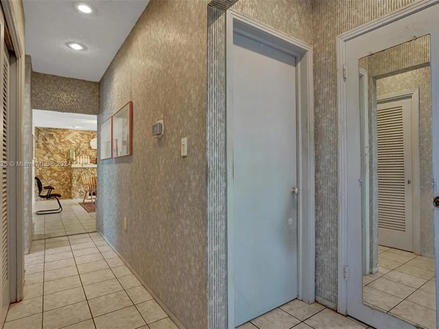 2441 Bayview Dr, Fort Lauderdale FL 33305