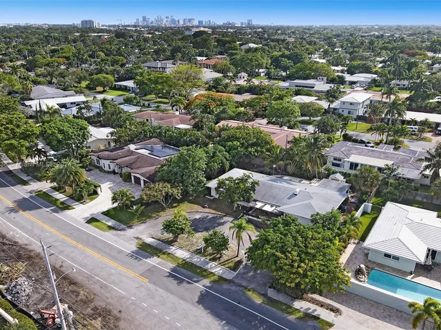 2441 Bayview Dr, Fort Lauderdale FL 33305