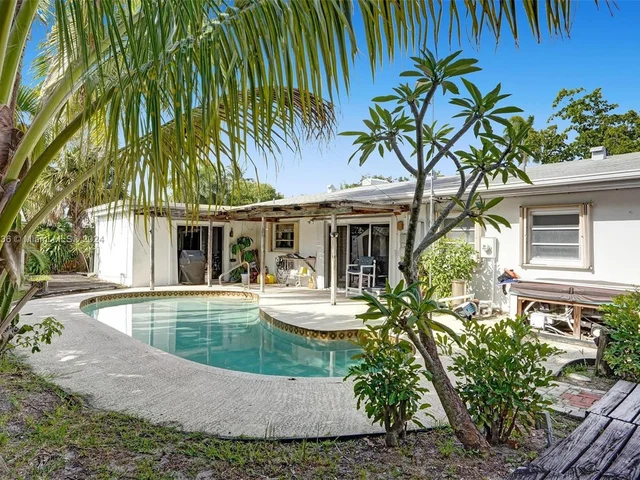 2441 Bayview Dr, Fort Lauderdale FL 33305