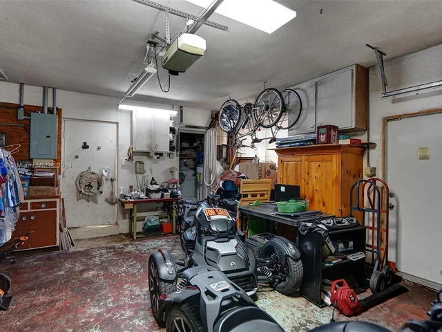 2441 Bayview Dr, Fort Lauderdale FL 33305