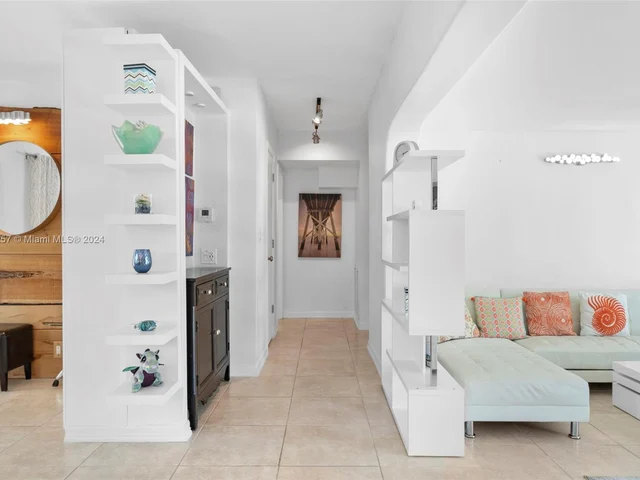 806 Argonaut Is # 806, Dania Beach FL 33004