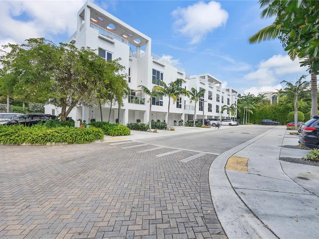 455 NE 39th St # 101, Miami FL 33137