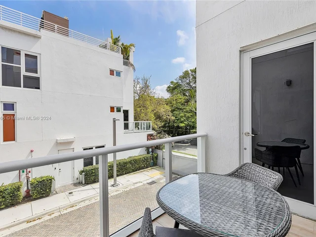 455 NE 39th St # 101, Miami FL 33137