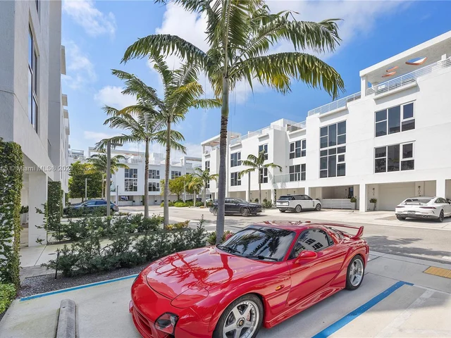 455 NE 39th St # 101, Miami FL 33137