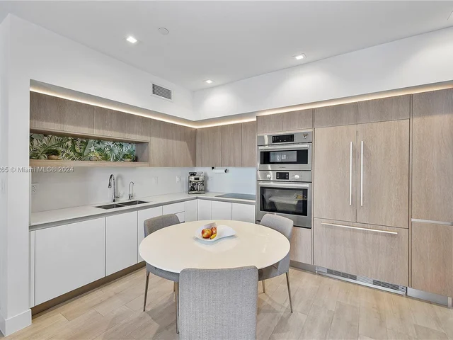 455 NE 39th St # 101, Miami FL 33137