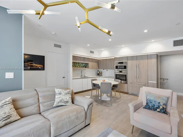 455 NE 39th St # 101, Miami FL 33137