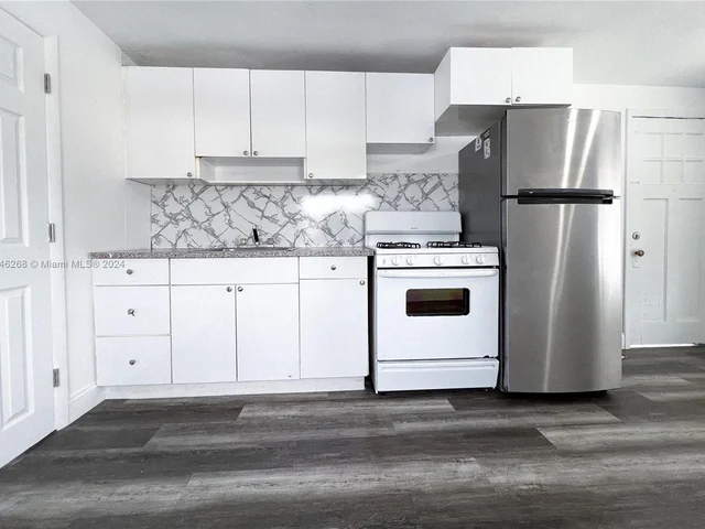 225 NE 56th St # 4, Miami FL 33137