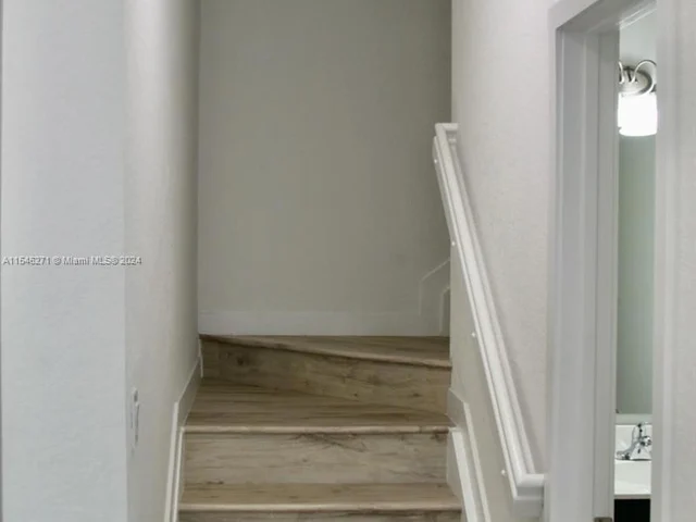 15600 SW 136th St # 206, Miami FL 33196