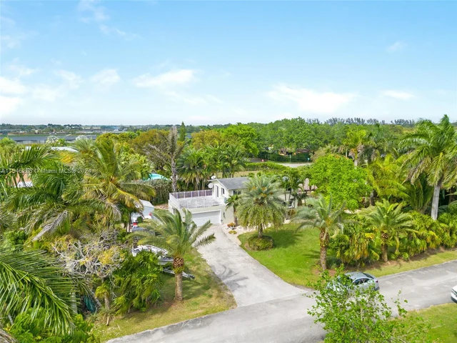 19805 SW 242nd St, Homestead FL 33031