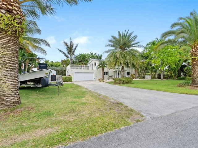 19805 SW 242nd St, Homestead FL 33031