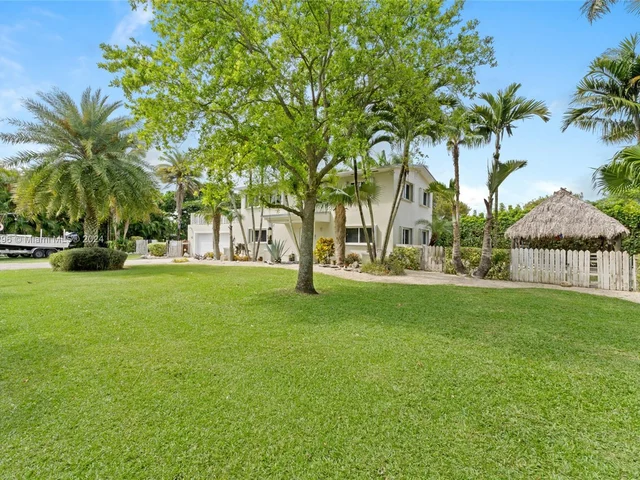 19805 SW 242nd St, Homestead FL 33031