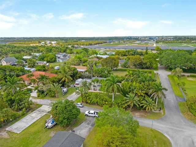 19805 SW 242nd St, Homestead FL 33031