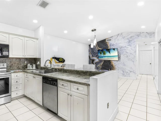 14480 SW 113th Ln, Miami FL 33186