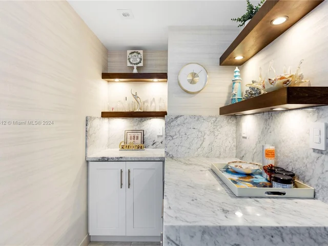 6917 Collins Ave # 807, Miami Beach FL 33141