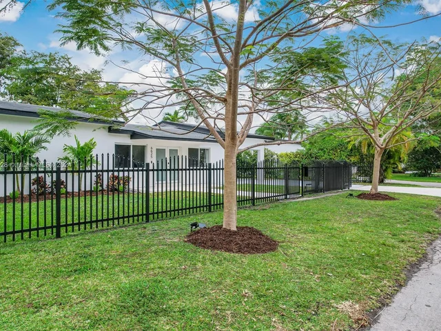 6625 SW 41st St, Miami FL 33155