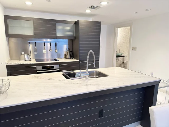 200 Biscayne Boulevard Way # 4314, Miami FL 33131