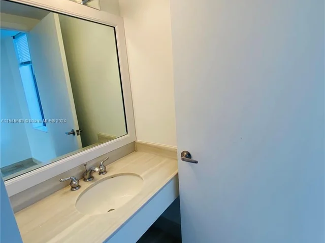 456 Poinciana Dr # 1620, Sunny Isles Beach FL 33160