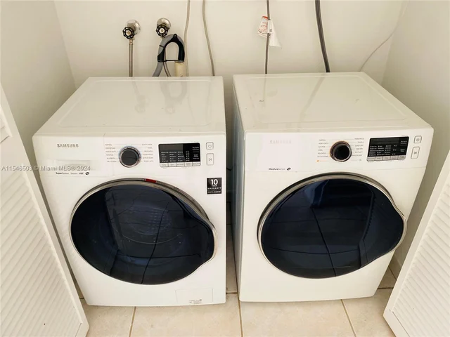 456 Poinciana Dr # 1620, Sunny Isles Beach FL 33160