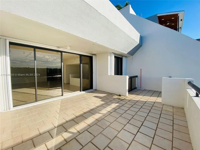 456 Poinciana Dr # 1620, Sunny Isles Beach FL 33160