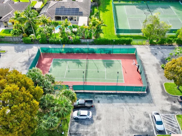 9452 SW 77th Ave # R6, Miami FL 33156