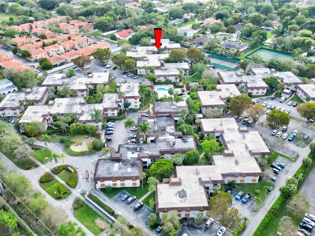 9452 SW 77th Ave # R6, Miami FL 33156