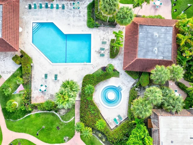 9452 SW 77th Ave # R6, Miami FL 33156