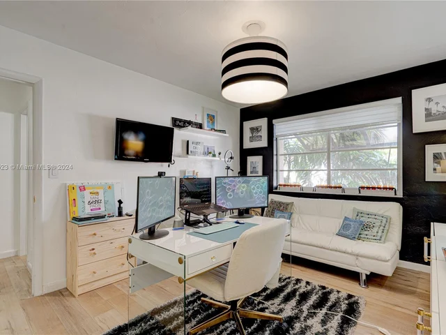 9452 SW 77th Ave # R6, Miami FL 33156