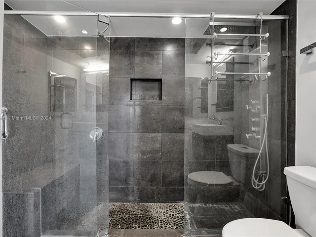 465 Ocean Dr # 320, Miami Beach FL 33139