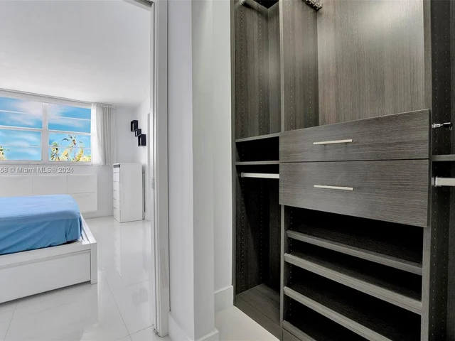 465 Ocean Dr # 320, Miami Beach FL 33139