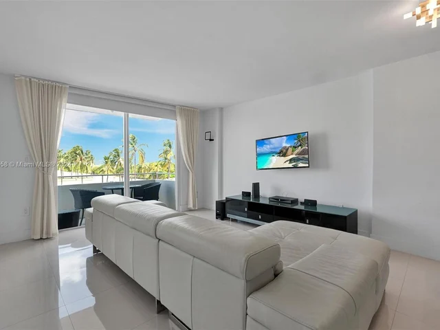 465 Ocean Dr # 320, Miami Beach FL 33139