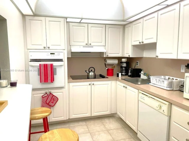 19370 Collins Ave # 1414, Sunny Isles Beach FL 33160