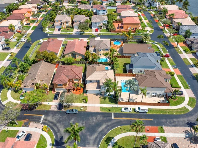 10103 SW 166th Ct, Miami FL 33196