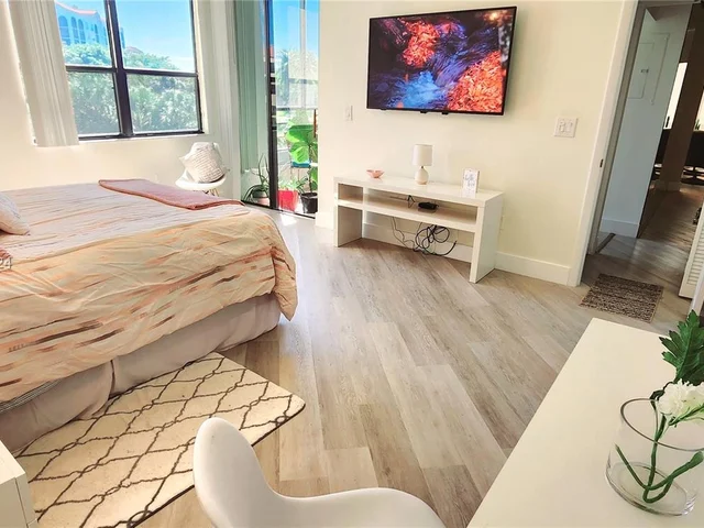 7520 La Paz Blvd # 206, Boca Raton FL 33433