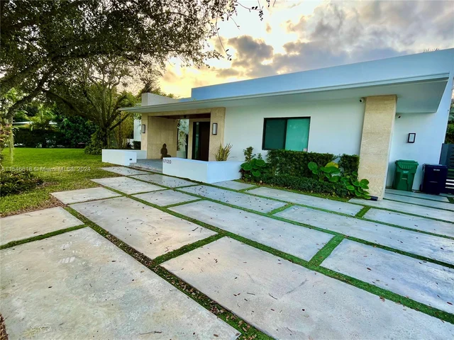 17120 SW 89th Ct, Palmetto Bay FL 33157
