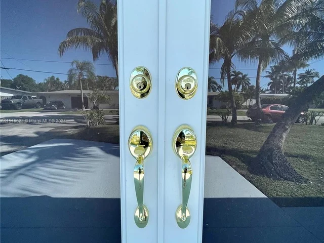 2412 Andros Ln, Fort Lauderdale FL 33312