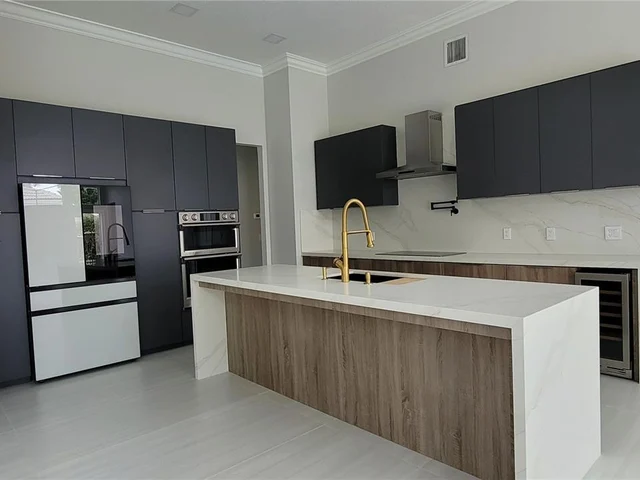 148 NW 108th WAY, Plantation FL 33324