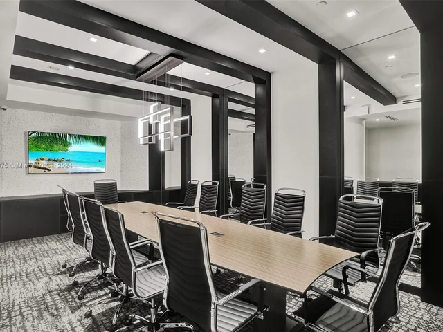 1000 W Island Blvd # 311, Aventura FL 33160