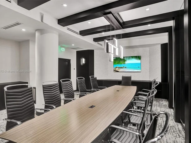 1000 W Island Blvd # 311, Aventura FL 33160