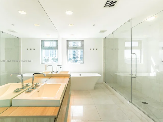 17301 Biscayne Blvd # 207, North Miami Beach FL 33160