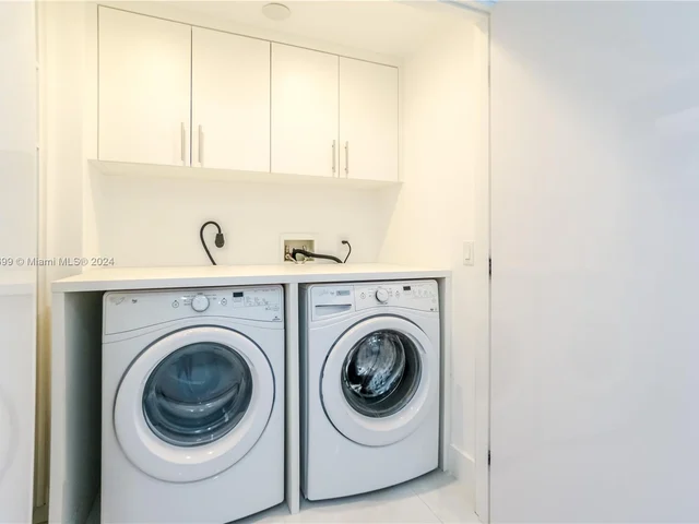 17301 Biscayne Blvd # 207, North Miami Beach FL 33160